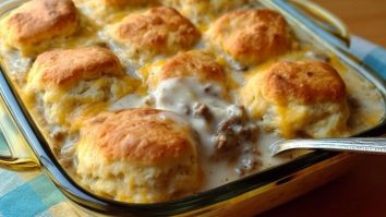 Casserole De Biscuits Et Sauces