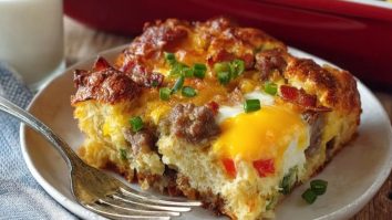 Casserole De Petits Pains Pour Le Petit Déjeuner