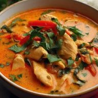 Curry Rouge Thaïlandais au Poulet