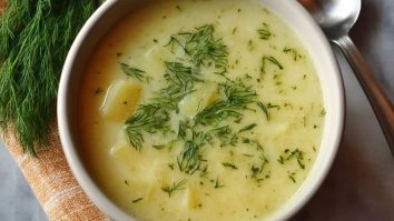 Soupe Classique De Pommes De Terre Et Poireaux Au Aneth