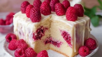 Gâteau Blanc Au Chocolat Et Framboises